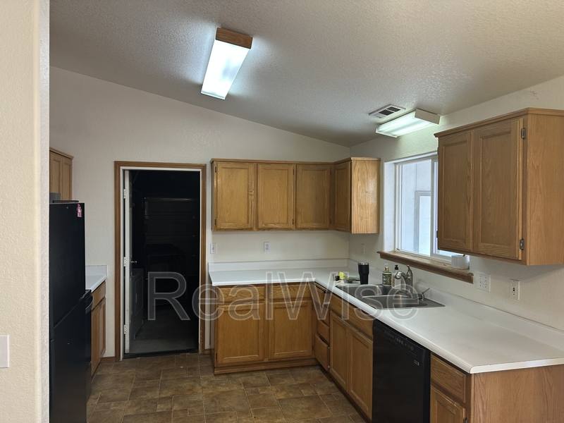 House for rent at 2210 SW Bridge St, Grants Pass, OR 97526