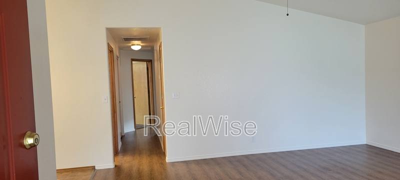 House for rent at 2210 SW Bridge St, Grants Pass, OR 97526