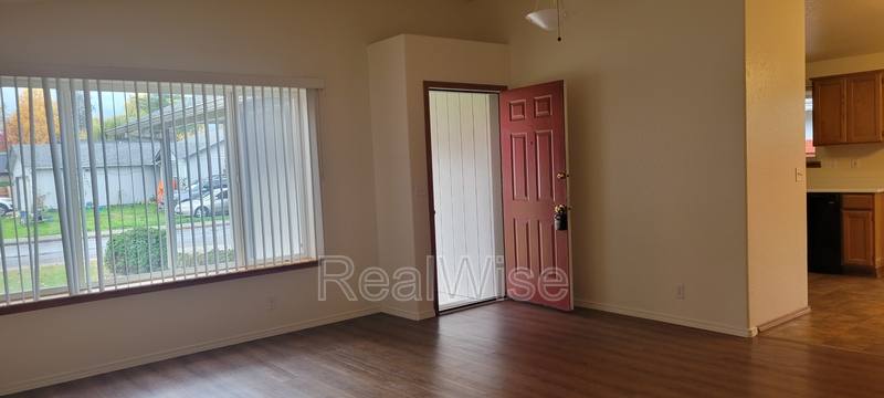 House for rent at 2210 SW Bridge St, Grants Pass, OR 97526