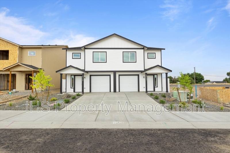Townhouse for rent at 4732 W Quinault Place, Kennewick, WA 99336