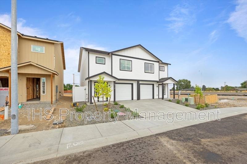 Townhouse for rent at 4732 W Quinault Place, Kennewick, WA 99336