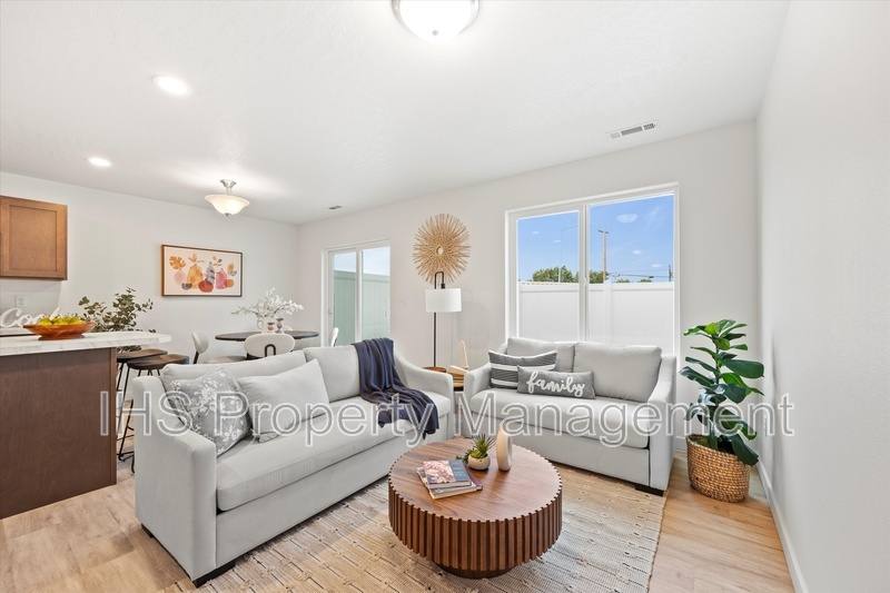 Townhouse for rent at 4732 W Quinault Place, Kennewick, WA 99336