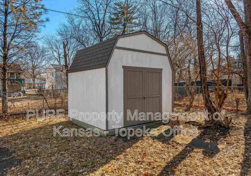 House for rent at 924 SW Watson Ave, Topeka, KS 66606