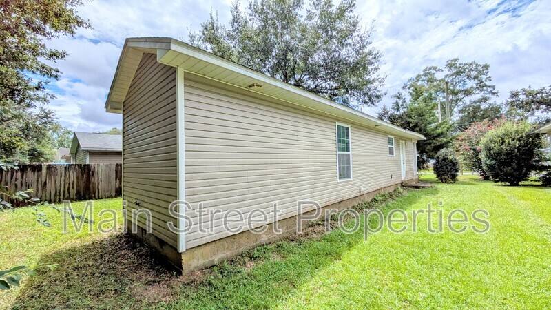 House for rent at 8660 Figland Ave, Pensacola, FL 32534
