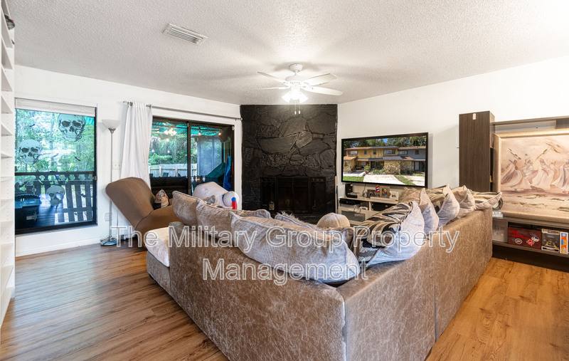 Townhouse for rent at 4814 Kingsmeadow Lane, Jacksonville, FL 32217
