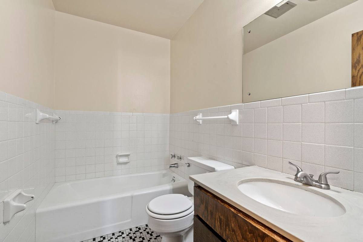 Apartment for rent at 222 Wentworth Ave W, Saint Paul, MN 55118