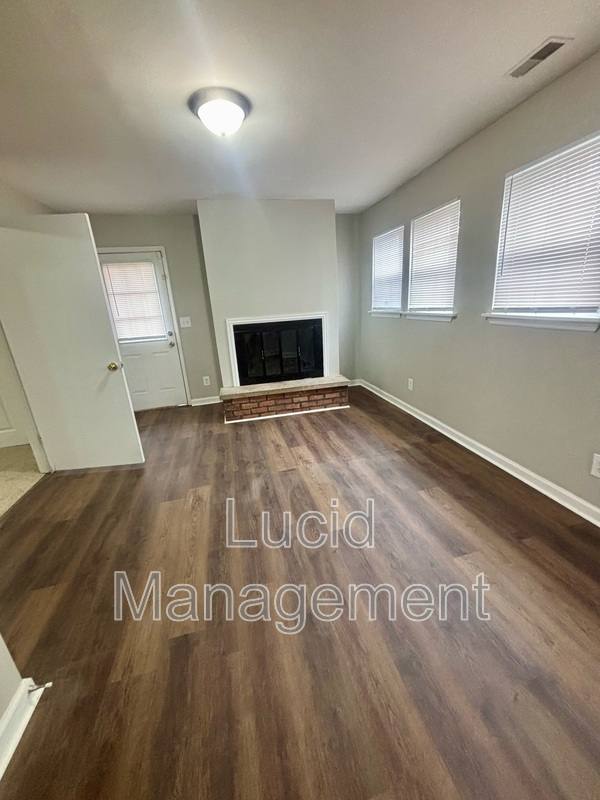 House for rent at 910 W Whitney Ave, Louisville, KY 40215