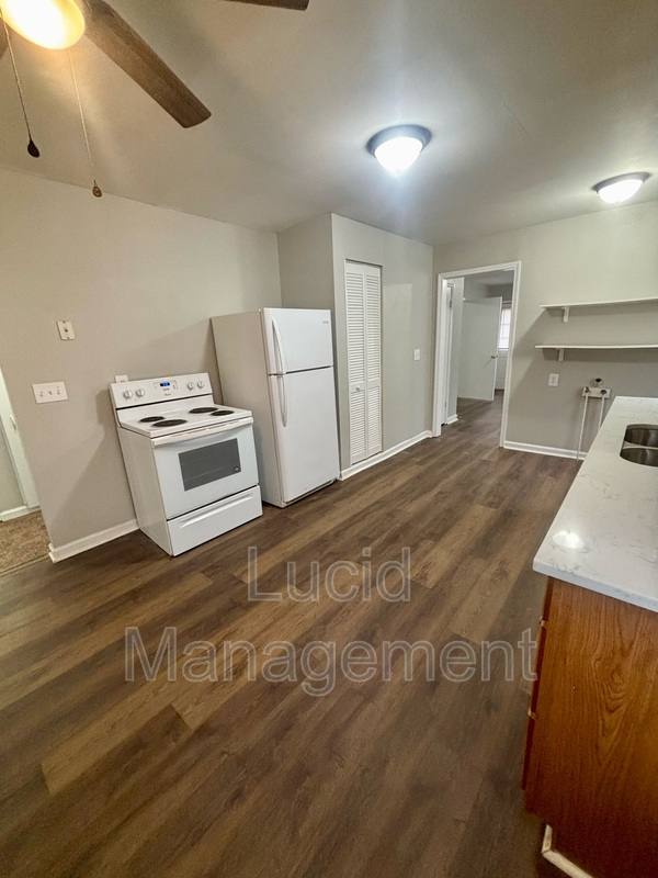 House for rent at 910 W Whitney Ave, Louisville, KY 40215