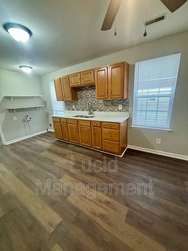 House for rent at 910 W Whitney Ave, Louisville, KY 40215