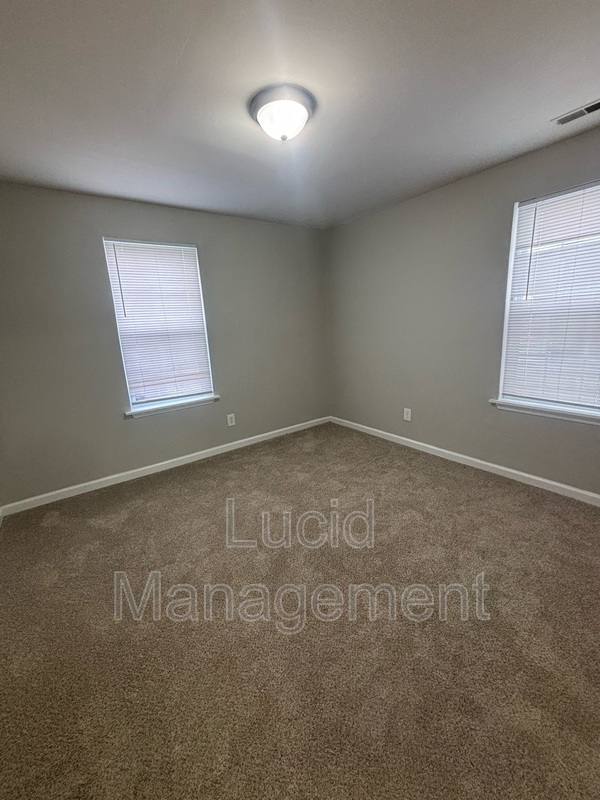 House for rent at 910 W Whitney Ave, Louisville, KY 40215