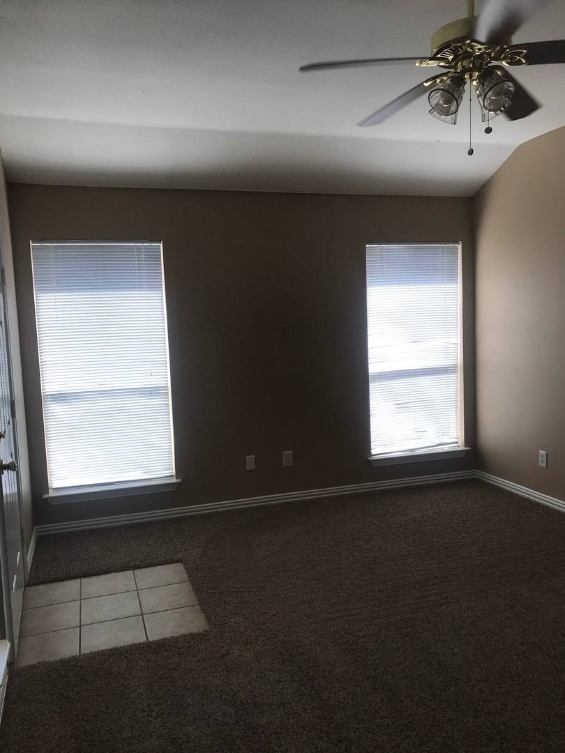 Apartment for rent at 913 Sierra Vista Court, Midlothian, TX 76065