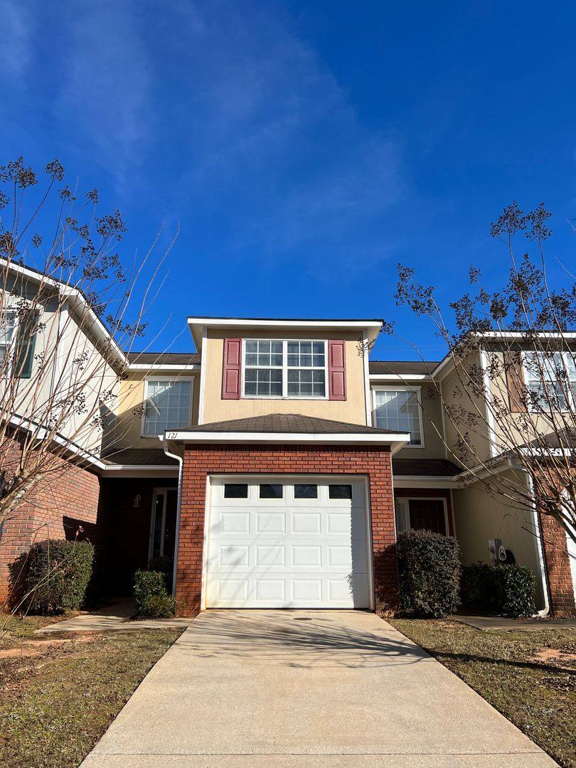 Townhouse for rent at 121 S Springview Dr, Enterprise, AL 36330