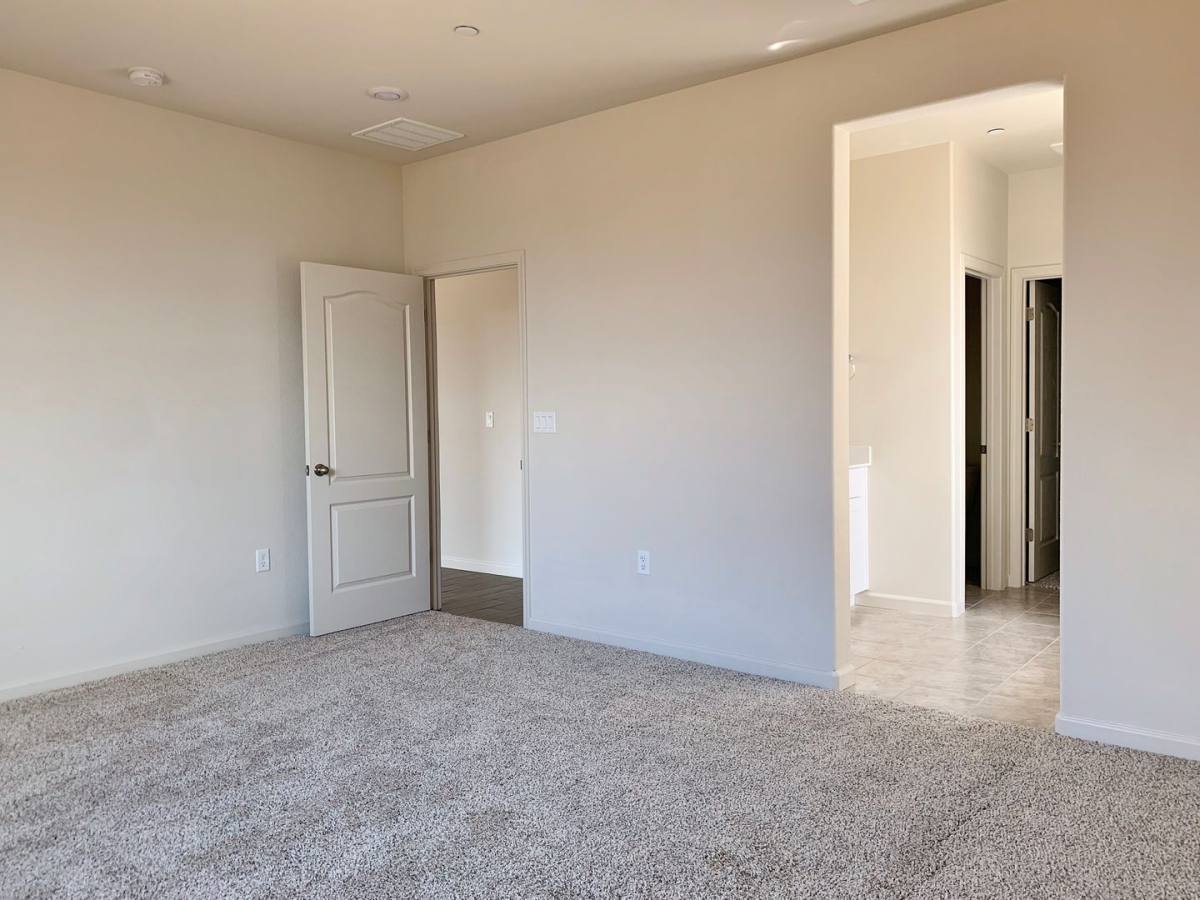 House for rent at 2070 Wildflower Dr, Hollister, CA 95023