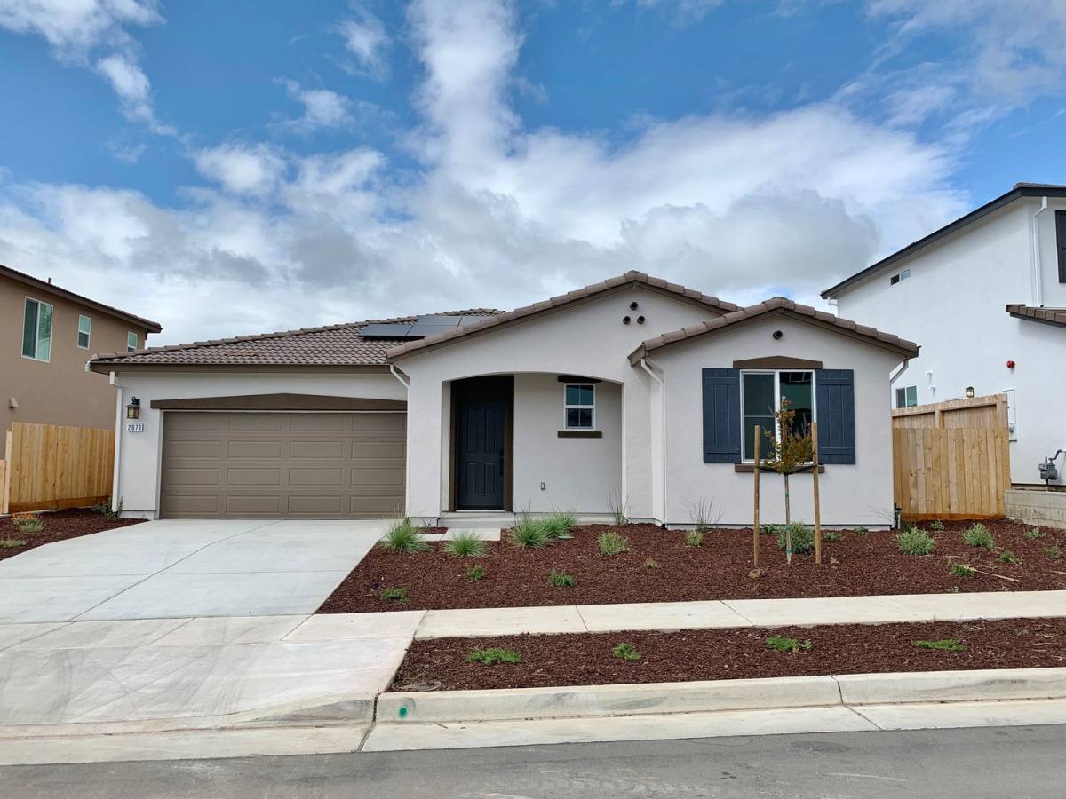 House for rent at 2070 Wildflower Dr, Hollister, CA 95023