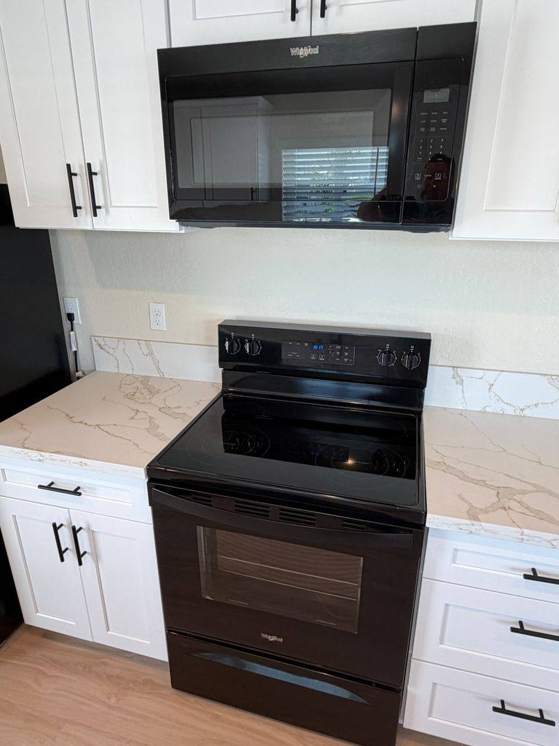 Apartment for rent at 1100 Glass Ave, Tulare, CA 93274