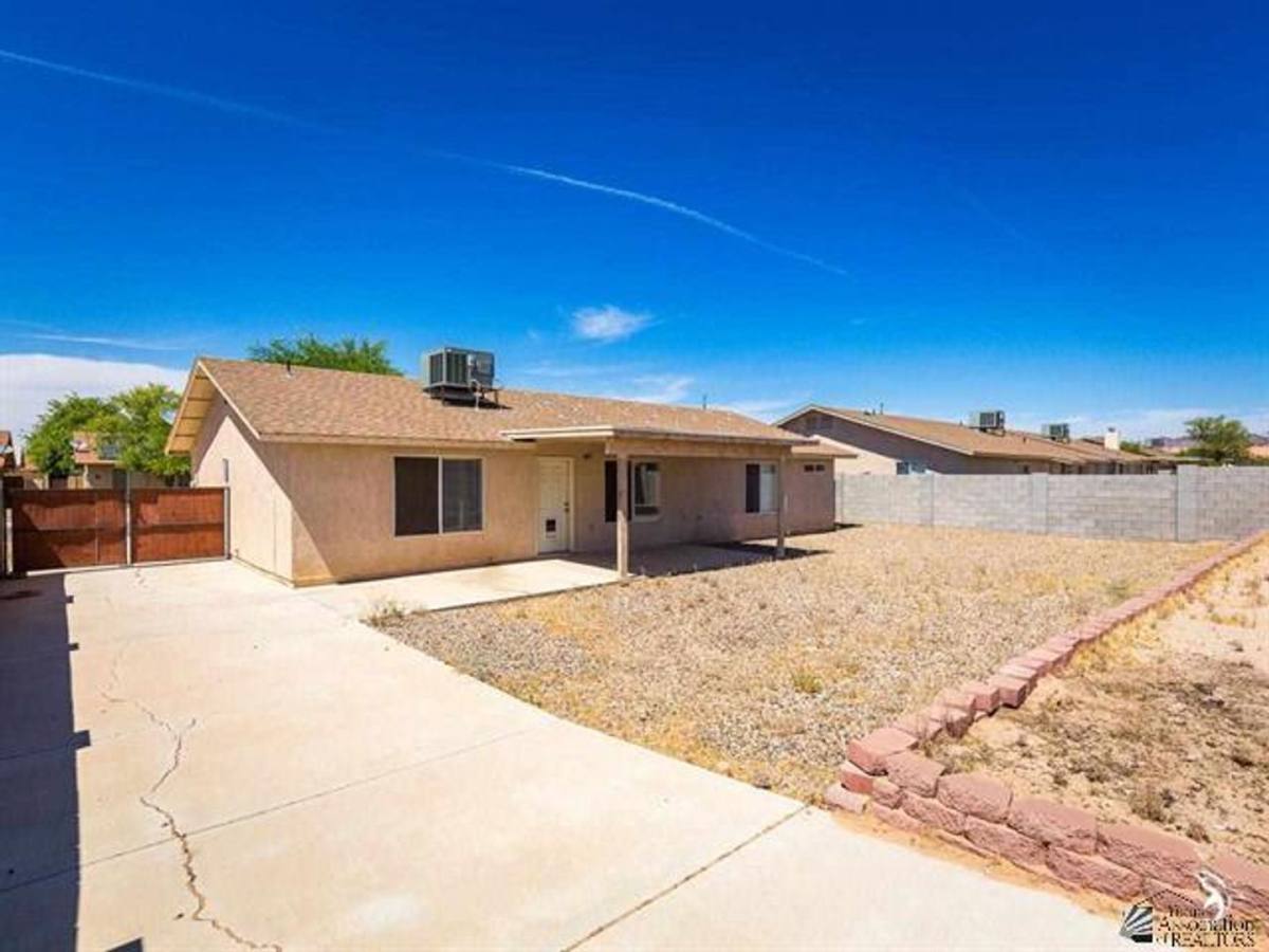 House for rent at 11271 E 25th Place, Yuma, AZ 85367