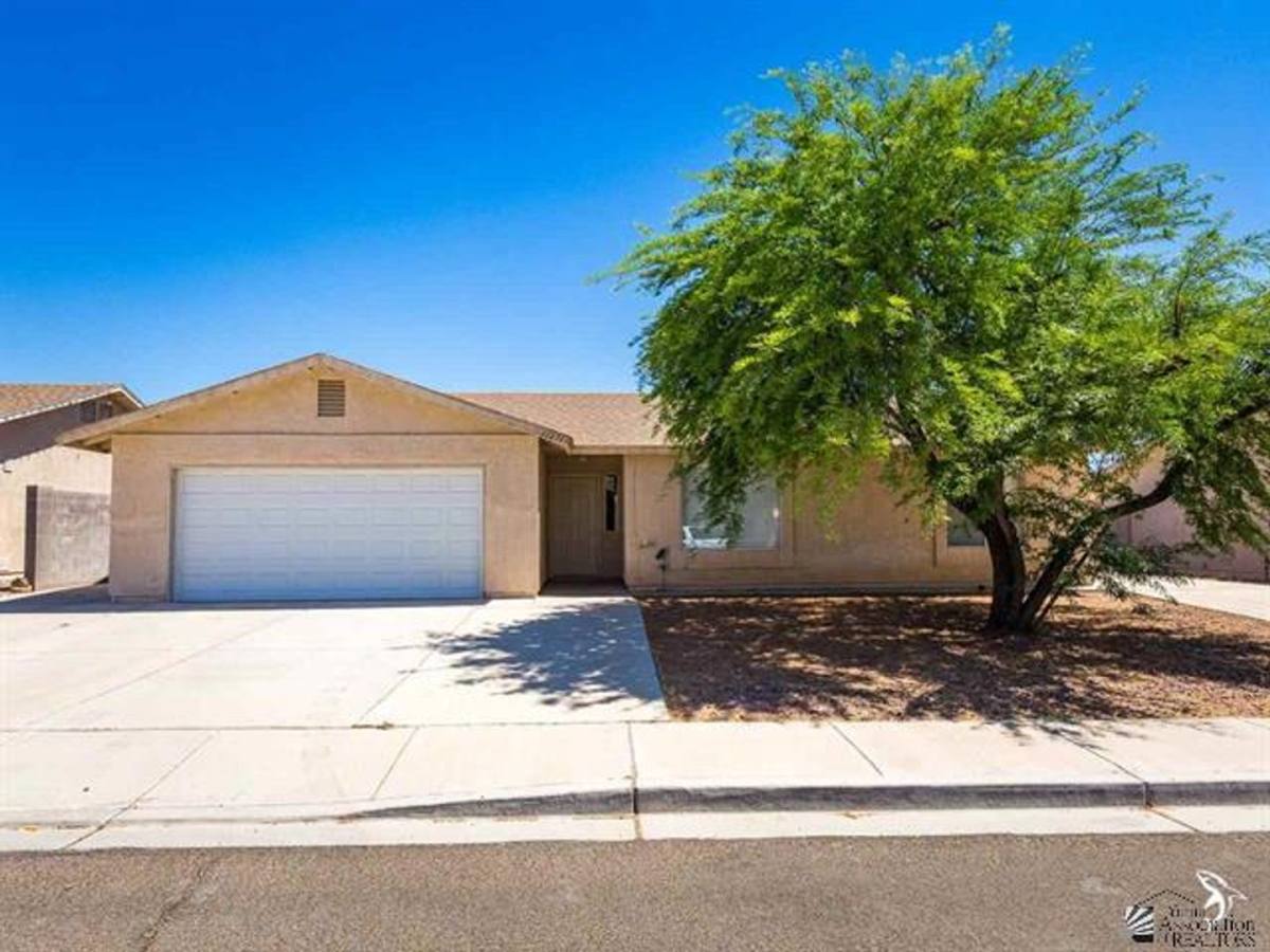 House for rent at 11271 E 25th Place, Yuma, AZ 85367
