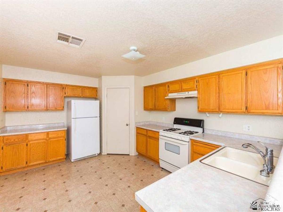 House for rent at 11271 E 25th Place, Yuma, AZ 85367