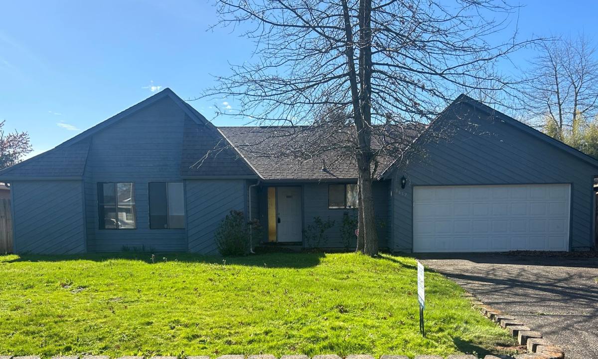 House for rent at 3617 Silverstone Dr NE, Salem, OR 97305