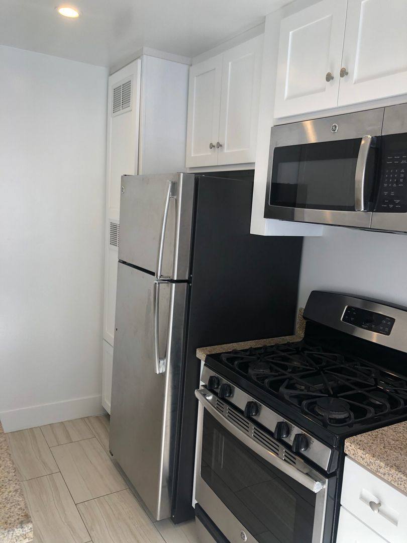 Apartment for rent at 1215 N June St, Los Angeles, CA 90038