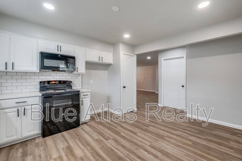House for rent at 2510 Materhorn Dr, Dallas, TX 75228