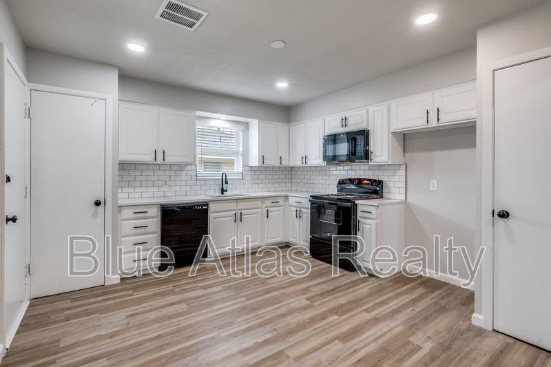 House for rent at 2510 Materhorn Dr, Dallas, TX 75228