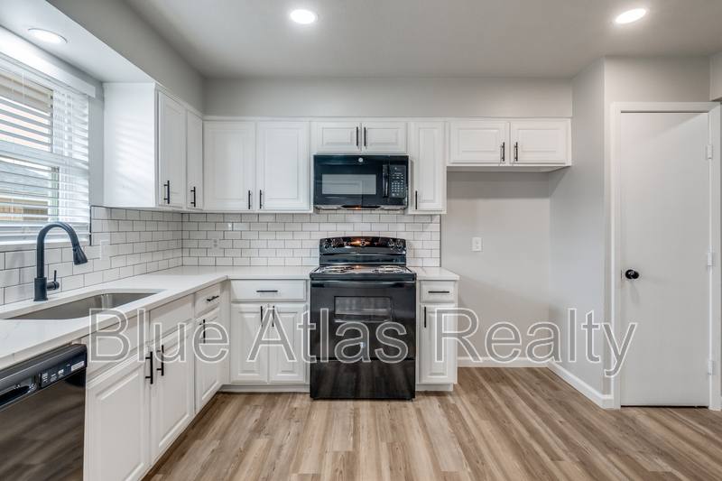 House for rent at 2510 Materhorn Dr, Dallas, TX 75228