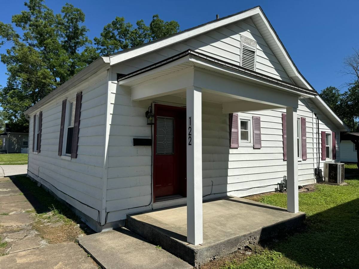 House for rent at 122 E State St, Mascoutah, IL 62258