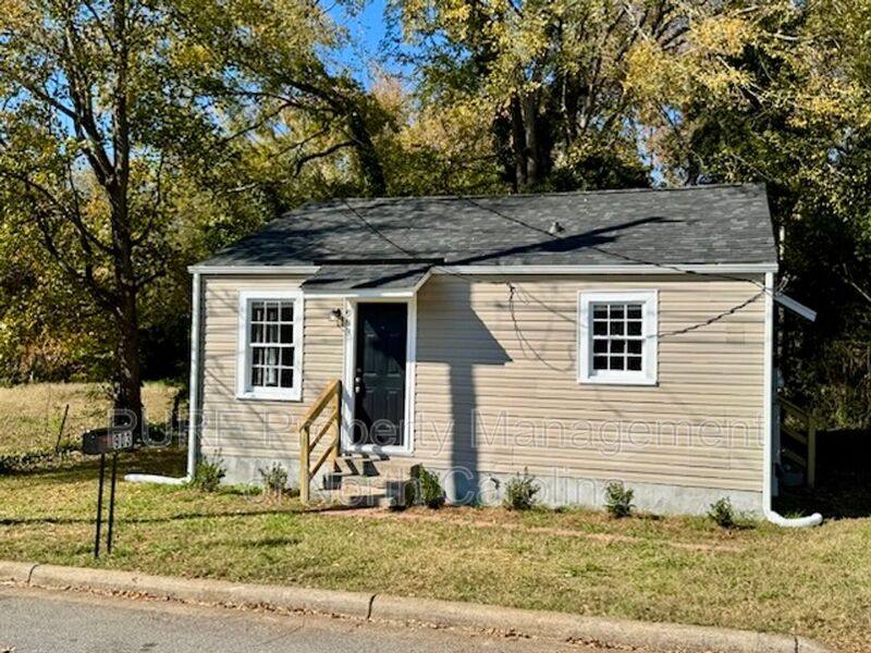 House for rent at 903 Holt St, Lexington, NC 27292