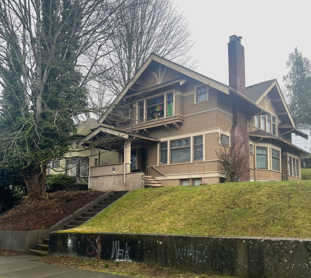Apartment for rent at 906 N Garden St, Bellingham, WA 98225