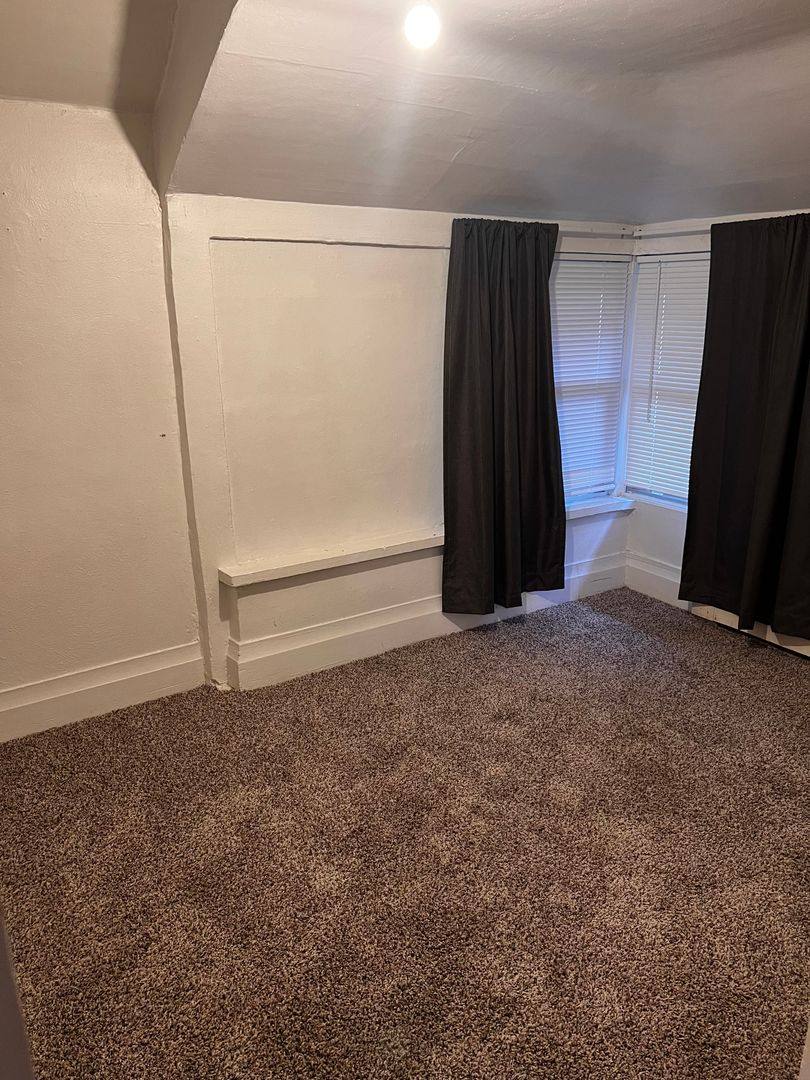 Apartment for rent at 906 N Garden St, Bellingham, WA 98225