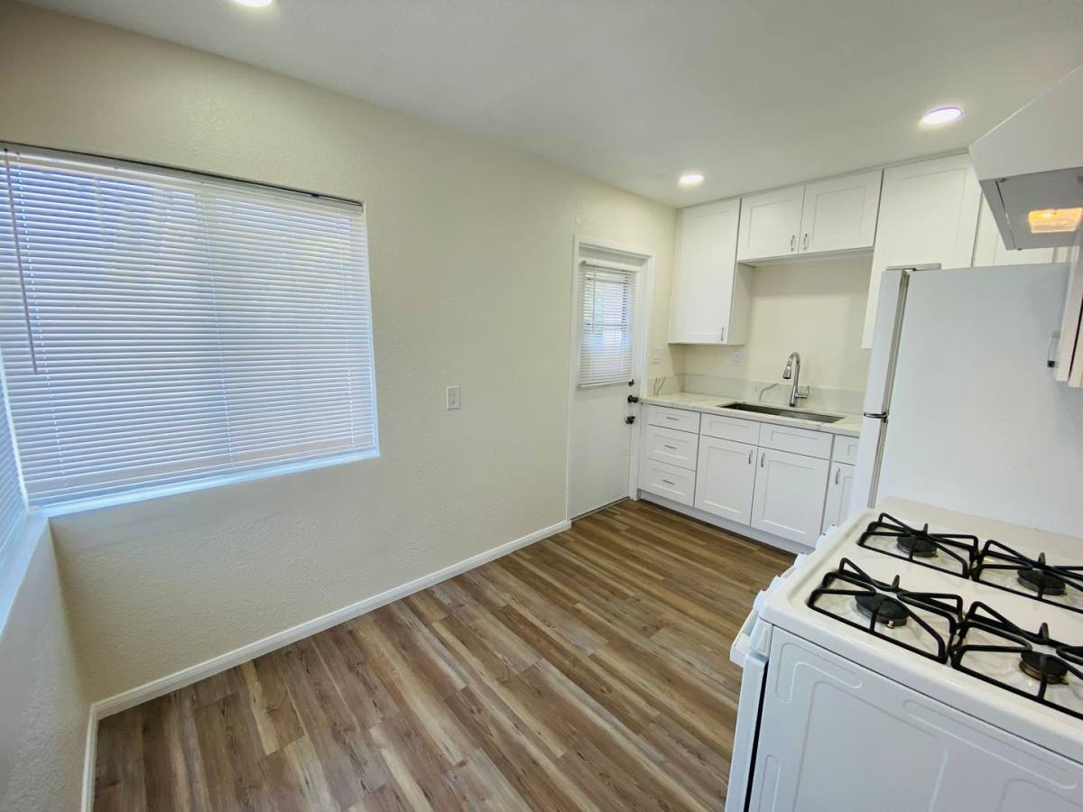 Apartment for rent at 552-558 S Magnolia Ave, El Cajon, CA 92020