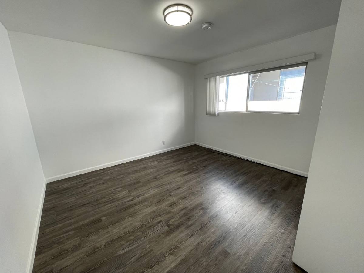 Apartment for rent at 1626 Hobart Blvd, Los Angeles, CA 90027