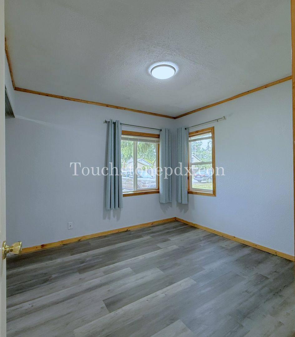Apartment for rent at 5660 SE 125th Ave, Portland, OR 97236