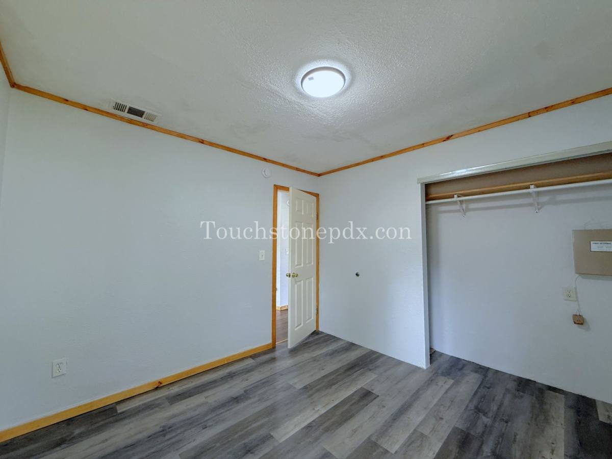 Apartment for rent at 5660 SE 125th Ave, Portland, OR 97236