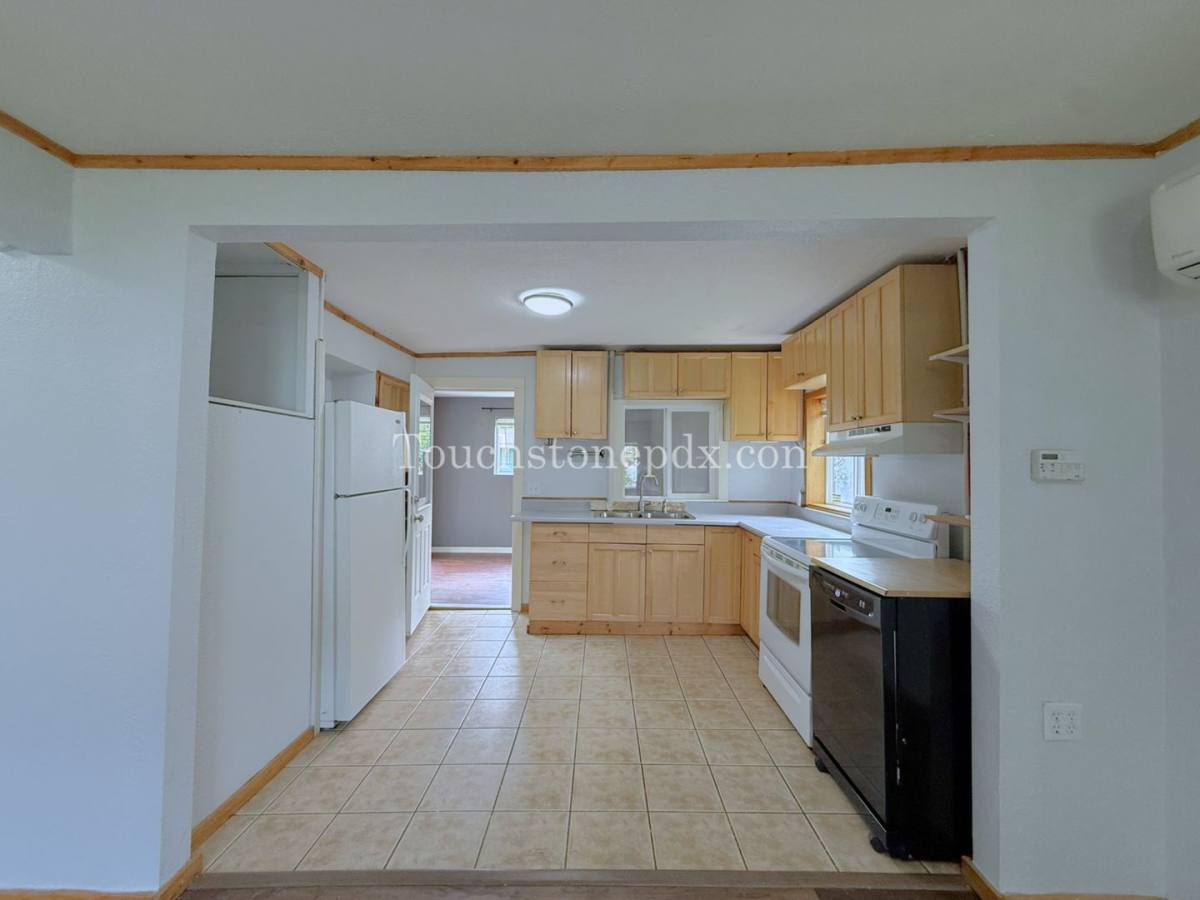 Apartment for rent at 5660 SE 125th Ave, Portland, OR 97236