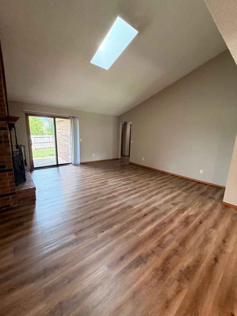 Apartment for rent at 3541 S Jefferson Ave, Springfield, MO 65807