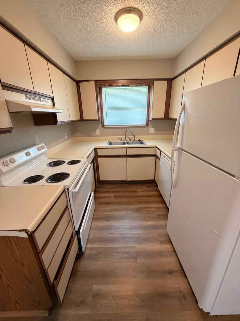 Apartment for rent at 3541 S Jefferson Ave, Springfield, MO 65807