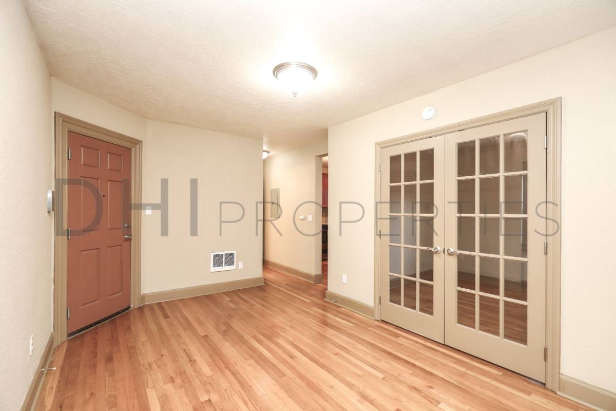 Apartment for rent at 2008 Hemlock St, Longview, WA 98632