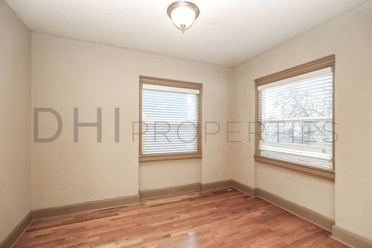 Apartment for rent at 2008 Hemlock St, Longview, WA 98632