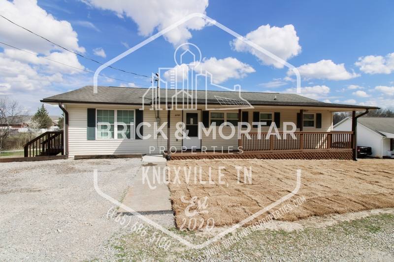 House for rent at 1737 Lively Rd, Maryville, TN 37801
