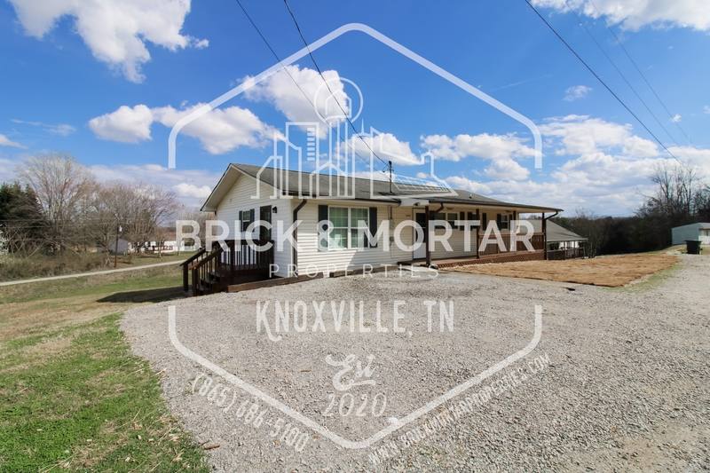 House for rent at 1737 Lively Rd, Maryville, TN 37801