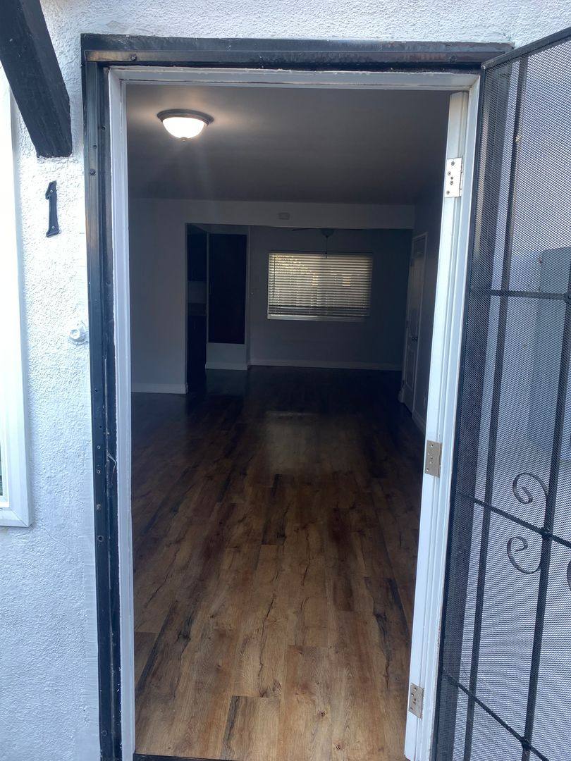 Apartment for rent at 6045 Cherry Ave, Long Beach, CA 90805