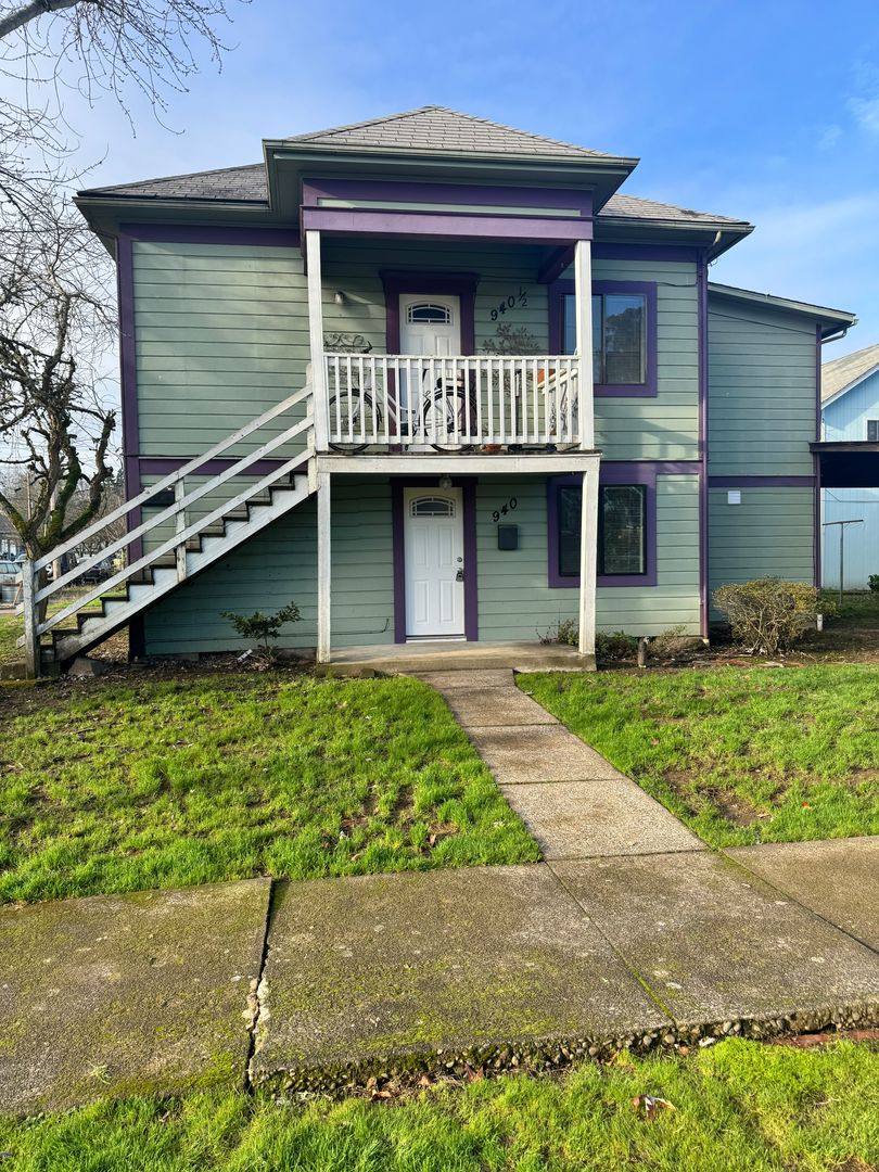 Apartment for rent at 940 Willetta St SW, Albany, OR 97321