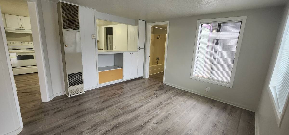Apartment for rent at 940 Willetta St SW, Albany, OR 97321