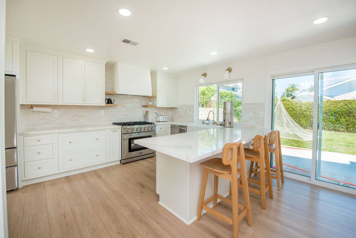 House for rent at 9891 Hot Springs Dr, Huntington Beach, CA 92646