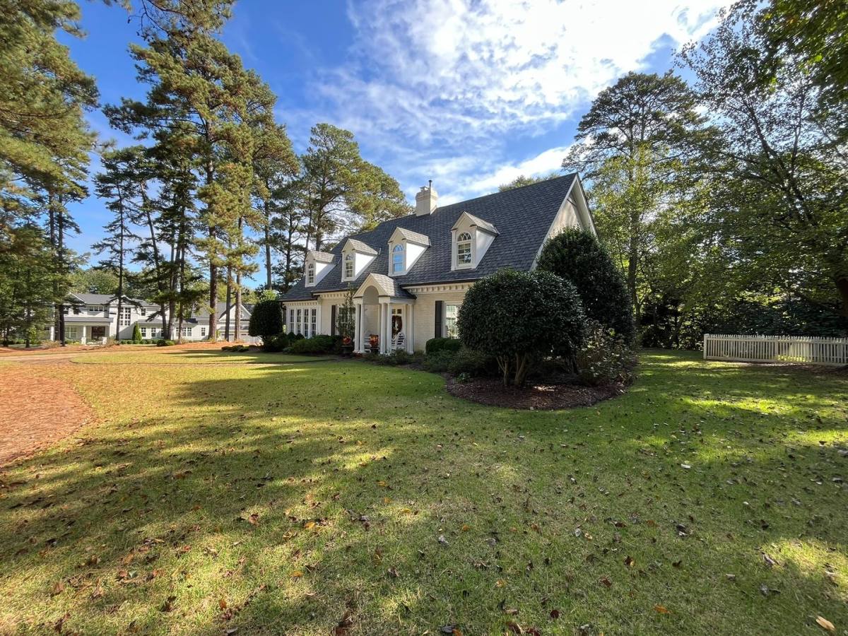 House for rent at 1610 Ridge Rd, Raleigh, NC 27607