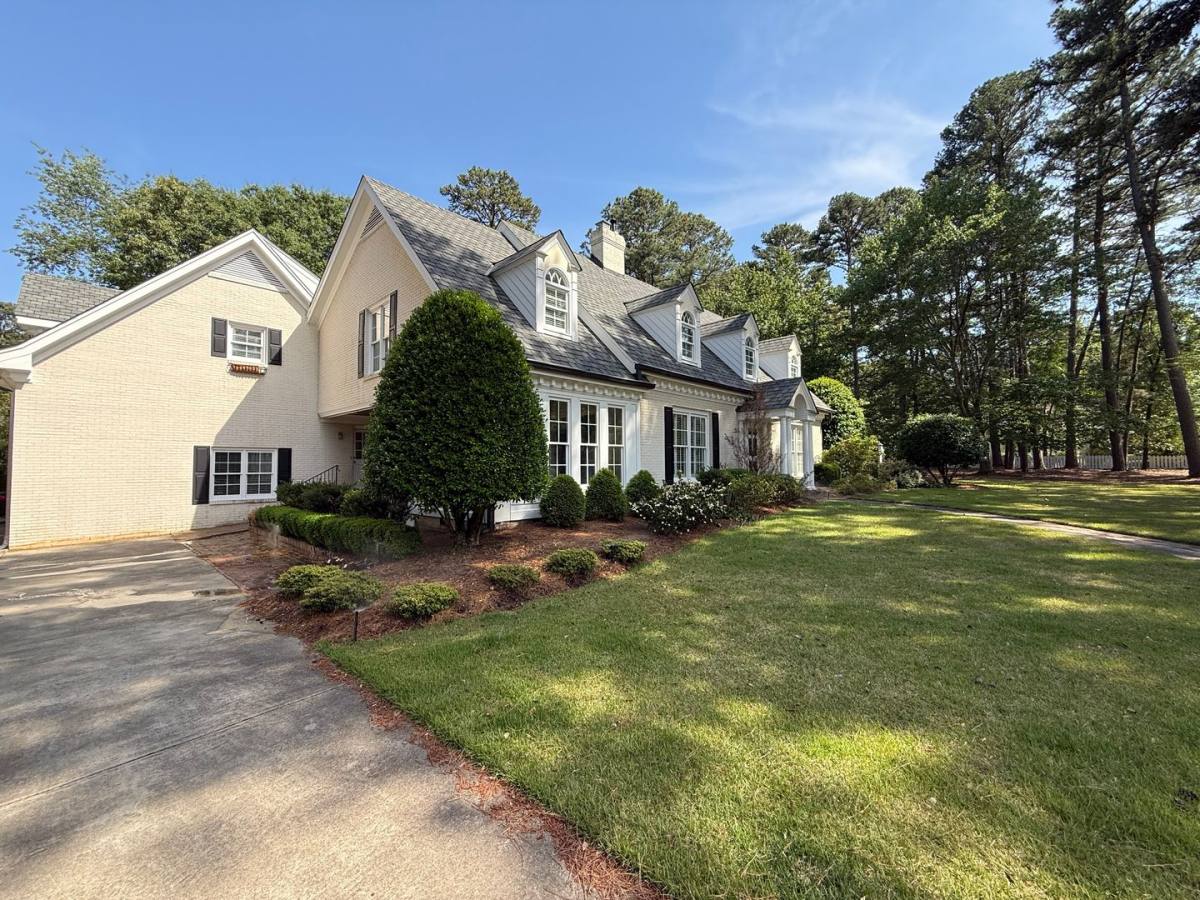 House for rent at 1610 Ridge Rd, Raleigh, NC 27607