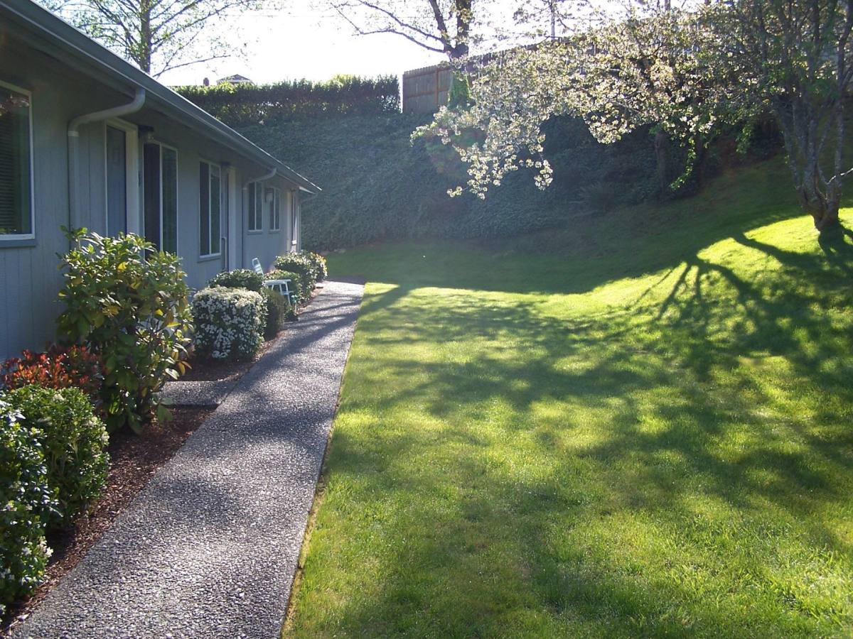 Apartment for rent at 350 S 8th St, Coos Bay, OR 97420
