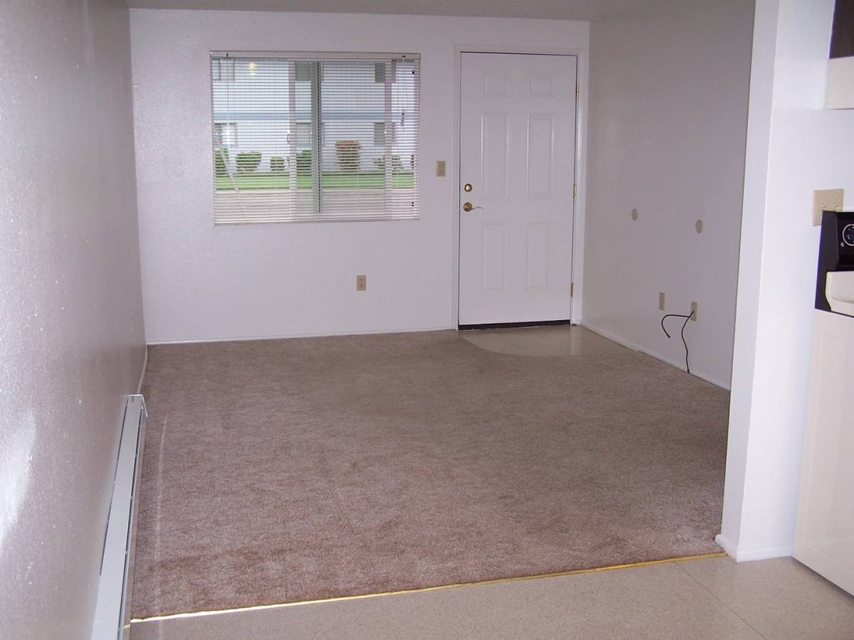 Apartment for rent at 350 S 8th St, Coos Bay, OR 97420